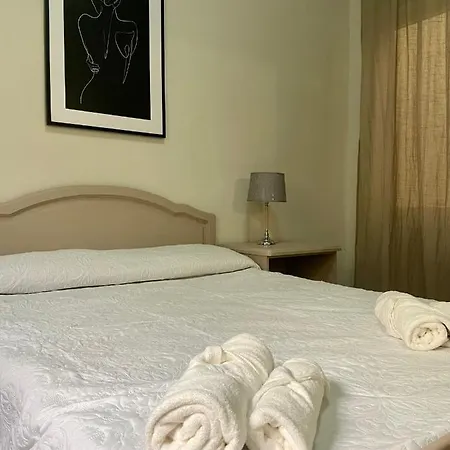 Seafront With Balcony Overlooking Marina Għajnsielem