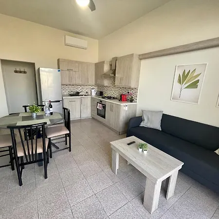 Seafront With Balcony Overlooking Marina * Għajnsielem