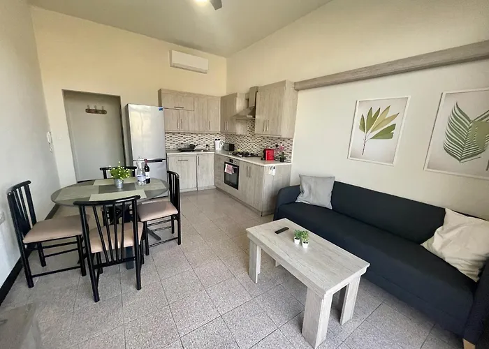 Seafront With Balcony Overlooking Marina * Għajnsielem