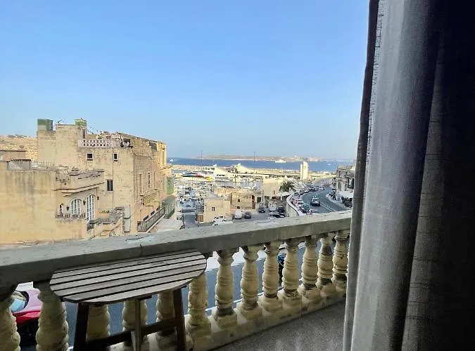 Apartment Seafront With Balcony Overlooking Marina