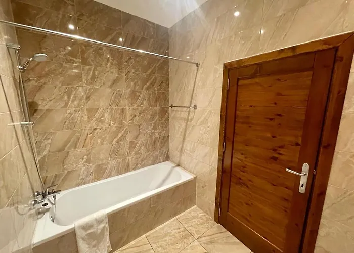 Seafront With Balcony Overlooking Marina Lejlighed